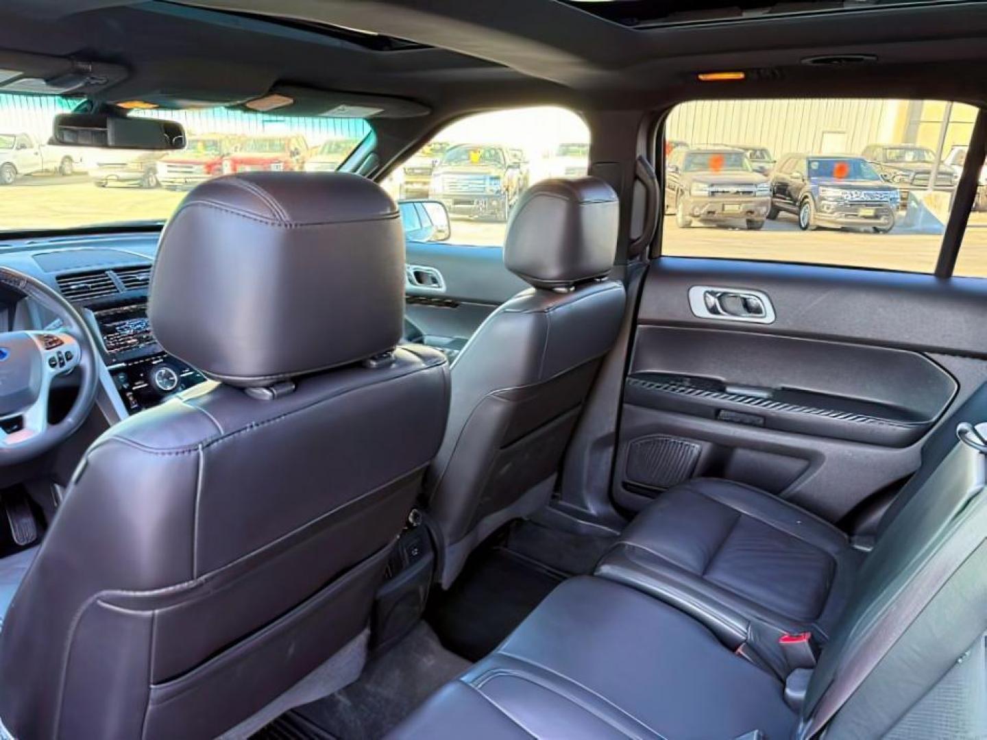 2015 Tuxedo Black Metallic /Charcoal Black, leather Ford Explorer (1FM5K8F89FG) with an 35L V6 DOHC 24V engine, Automatic transmission, located at 1175 N Woodruff Ave, Idaho Falls, ID, 83401, 43.506901, -111.999657 - At Timberline Auto, finding a great deal on your next vehicle is always easy! Our experienced sales staff's goal is to help find you the right vehicle at the right price! Our knowledgeable finance department has options for almost any credit score. We offer extended service contract options to prote - Photo#24