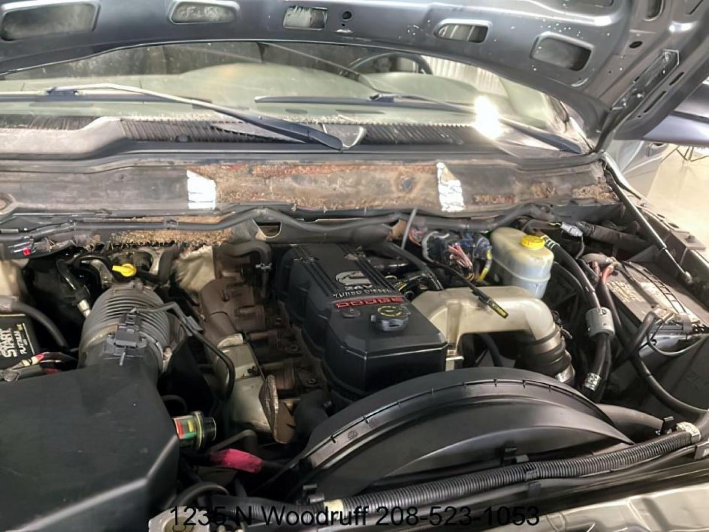 2007 GRAY /Medium Slate Gray Cloth Interior Dodge Ram 3500 SLT Quad Cab LWB 4WD DRW (3D7MX38C57G) with an 5.9L L6 OHV 24V TURBO DIESEL engine, 4-Speed Automatic transmission, located at 1235 N Woodruff Ave., Idaho Falls, 83401, (208) 523-1053, 43.507172, -112.000488 - At Timberline Auto, finding a great deal on your next vehicle is always easy! Our experienced sales staff's goal is to help find you the right vehicle at the right price! Our knowledgeable finance department has options for almost any credit score. We offer extended service contract options to prote - Photo#6