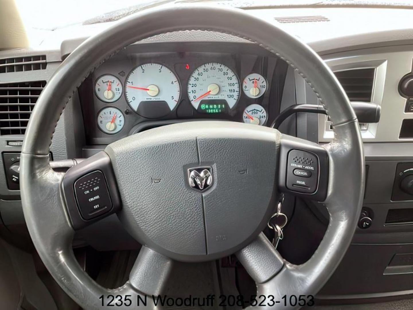 2007 GRAY /Medium Slate Gray Cloth Interior Dodge Ram 3500 SLT Quad Cab LWB 4WD DRW (3D7MX38C57G) with an 5.9L L6 OHV 24V TURBO DIESEL engine, 4-Speed Automatic transmission, located at 1235 N Woodruff Ave., Idaho Falls, 83401, (208) 523-1053, 43.507172, -112.000488 - At Timberline Auto, finding a great deal on your next vehicle is always easy! Our experienced sales staff's goal is to help find you the right vehicle at the right price! Our knowledgeable finance department has options for almost any credit score. We offer extended service contract options to prote - Photo#9