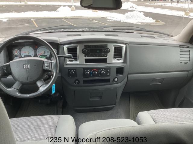 2007 GRAY /Medium Slate Gray Cloth Interior Dodge Ram 3500 SLT QUAD CAB LONGBED 4WD SRW (3D7MX38C57G) with an 5.9L L6 OHV 24V TURBO DIESEL engine, 4-Speed Automatic transmission, located at 1235 N Woodruff Ave., Idaho Falls, 83401, (208) 523-1053, 43.507172, -112.000488 - At Timberline Auto, finding a great deal on your next vehicle is always easy! Our experienced sales staff's goal is to help find you the right vehicle at the right price! Our knowledgeable finance department has options for almost any credit score. We offer extended service contract options to prote - Photo#25