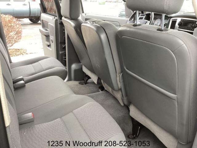 2007 GRAY /Medium Slate Gray Cloth Interior Dodge Ram 3500 SLT QUAD CAB LONGBED 4WD SRW (3D7MX38C57G) with an 5.9L L6 OHV 24V TURBO DIESEL engine, 4-Speed Automatic transmission, located at 1235 N Woodruff Ave., Idaho Falls, 83401, (208) 523-1053, 43.507172, -112.000488 - At Timberline Auto, finding a great deal on your next vehicle is always easy! Our experienced sales staff's goal is to help find you the right vehicle at the right price! Our knowledgeable finance department has options for almost any credit score. We offer extended service contract options to prote - Photo#28