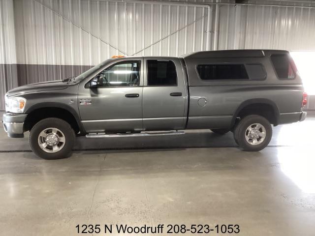 2007 GRAY /Medium Slate Gray Cloth Interior Dodge Ram 3500 SLT QUAD CAB LONGBED 4WD SRW (3D7MX38C57G) with an 5.9L L6 OHV 24V TURBO DIESEL engine, 4-Speed Automatic transmission, located at 1235 N Woodruff Ave., Idaho Falls, 83401, (208) 523-1053, 43.507172, -112.000488 - At Timberline Auto, finding a great deal on your next vehicle is always easy! Our experienced sales staff's goal is to help find you the right vehicle at the right price! Our knowledgeable finance department has options for almost any credit score. We offer extended service contract options to prote - Photo#16