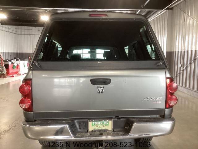2007 GRAY /Medium Slate Gray Cloth Interior Dodge Ram 3500 SLT QUAD CAB LONGBED 4WD SRW (3D7MX38C57G) with an 5.9L L6 OHV 24V TURBO DIESEL engine, 4-Speed Automatic transmission, located at 1235 N Woodruff Ave., Idaho Falls, 83401, (208) 523-1053, 43.507172, -112.000488 - At Timberline Auto, finding a great deal on your next vehicle is always easy! Our experienced sales staff's goal is to help find you the right vehicle at the right price! Our knowledgeable finance department has options for almost any credit score. We offer extended service contract options to prote - Photo#18