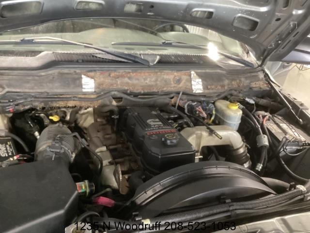 2007 GRAY /Medium Slate Gray Cloth Interior Dodge Ram 3500 SLT QUAD CAB LONGBED 4WD SRW (3D7MX38C57G) with an 5.9L L6 OHV 24V TURBO DIESEL engine, 4-Speed Automatic transmission, located at 1235 N Woodruff Ave., Idaho Falls, 83401, (208) 523-1053, 43.507172, -112.000488 - At Timberline Auto, finding a great deal on your next vehicle is always easy! Our experienced sales staff's goal is to help find you the right vehicle at the right price! Our knowledgeable finance department has options for almost any credit score. We offer extended service contract options to prote - Photo#21