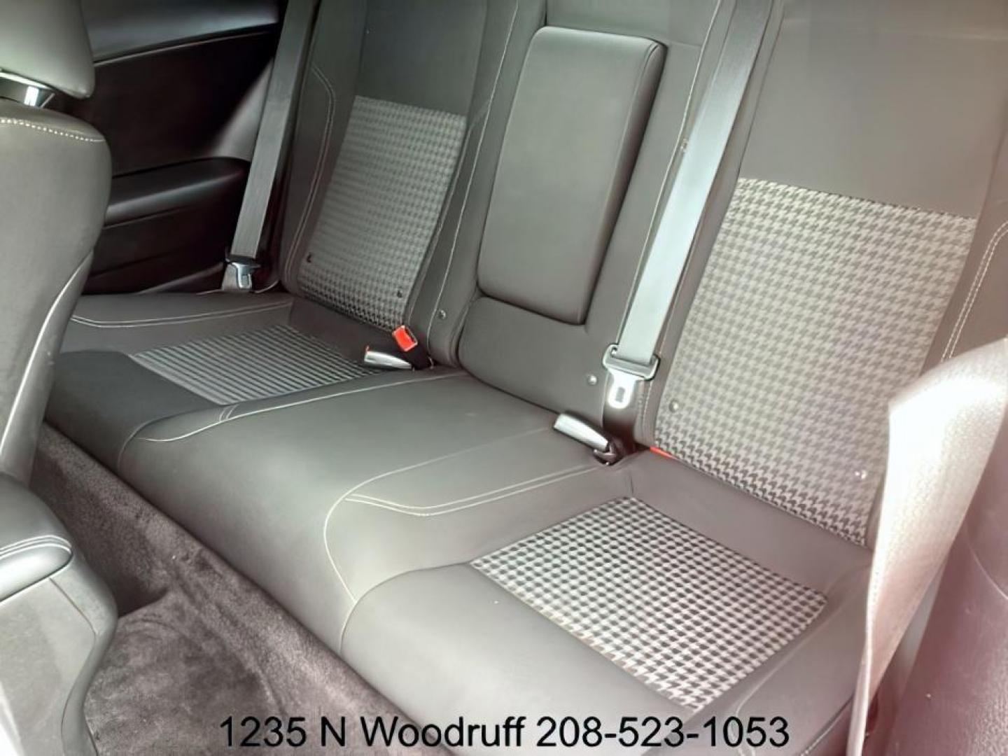 2017 Redline Red Tri-Coat Pearl /Black, leather Dodge Challenger R/T Plus (2C3CDZBT8HH) with an 5.7L V8 OHV 16V engine, 6-Speed Manual transmission, located at 1235 N Woodruff Ave., Idaho Falls, 83401, (208) 523-1053, 43.507172, -112.000488 - At Timberline Auto, finding a great deal on your next vehicle is always easy! Our experienced sales staff's goal is to help find you the right vehicle at the right price! Our knowledgeable finance department has options for almost any credit score. We offer extended service contract options to prote - Photo#17