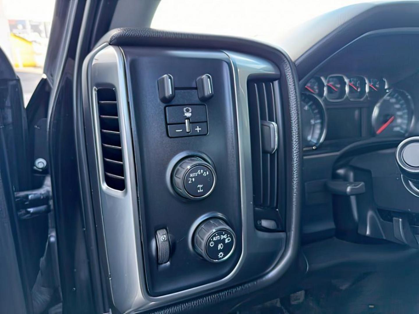 2018 Black /Jet Black, cloth Chevrolet Silverado 1500 LT Crew Cab 4WD (1GCUKREC0JF) with an 5.3L V8 OHV 16V engine, 6-Speed Automatic transmission, located at 1235 N Woodruff Ave., Idaho Falls, 83401, (208) 523-1053, 43.507172, -112.000488 - At Timberline Auto, finding a great deal on your next vehicle is always easy! Our experienced sales staff's goal is to help find you the right vehicle at the right price! Our knowledgeable finance department has options for almost any credit score. We offer extended service contract options to prote - Photo#16