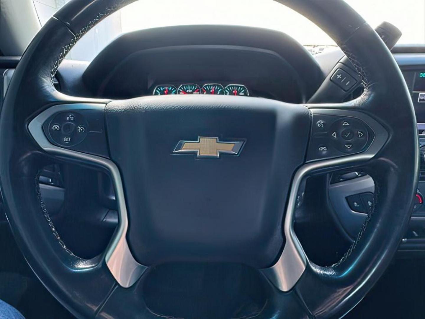 2018 Black /Jet Black, cloth Chevrolet Silverado 1500 LT Crew Cab 4WD (1GCUKREC0JF) with an 5.3L V8 OHV 16V engine, 6-Speed Automatic transmission, located at 1235 N Woodruff Ave., Idaho Falls, 83401, (208) 523-1053, 43.507172, -112.000488 - At Timberline Auto, finding a great deal on your next vehicle is always easy! Our experienced sales staff's goal is to help find you the right vehicle at the right price! Our knowledgeable finance department has options for almost any credit score. We offer extended service contract options to prote - Photo#24