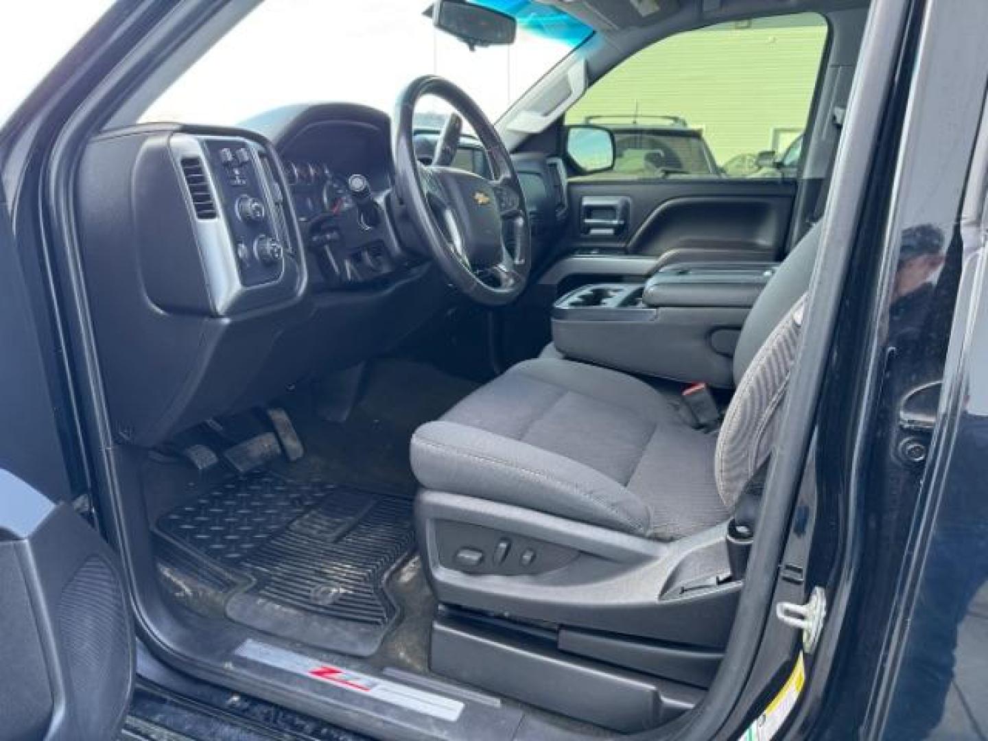 2018 Black /Jet Black, cloth Chevrolet Silverado 1500 LT Crew Cab 4WD (1GCUKREC0JF) with an 5.3L V8 OHV 16V engine, 6-Speed Automatic transmission, located at 1235 N Woodruff Ave., Idaho Falls, 83401, (208) 523-1053, 43.507172, -112.000488 - At Timberline Auto, finding a great deal on your next vehicle is always easy! Our experienced sales staff's goal is to help find you the right vehicle at the right price! Our knowledgeable finance department has options for almost any credit score. We offer extended service contract options to prote - Photo#14