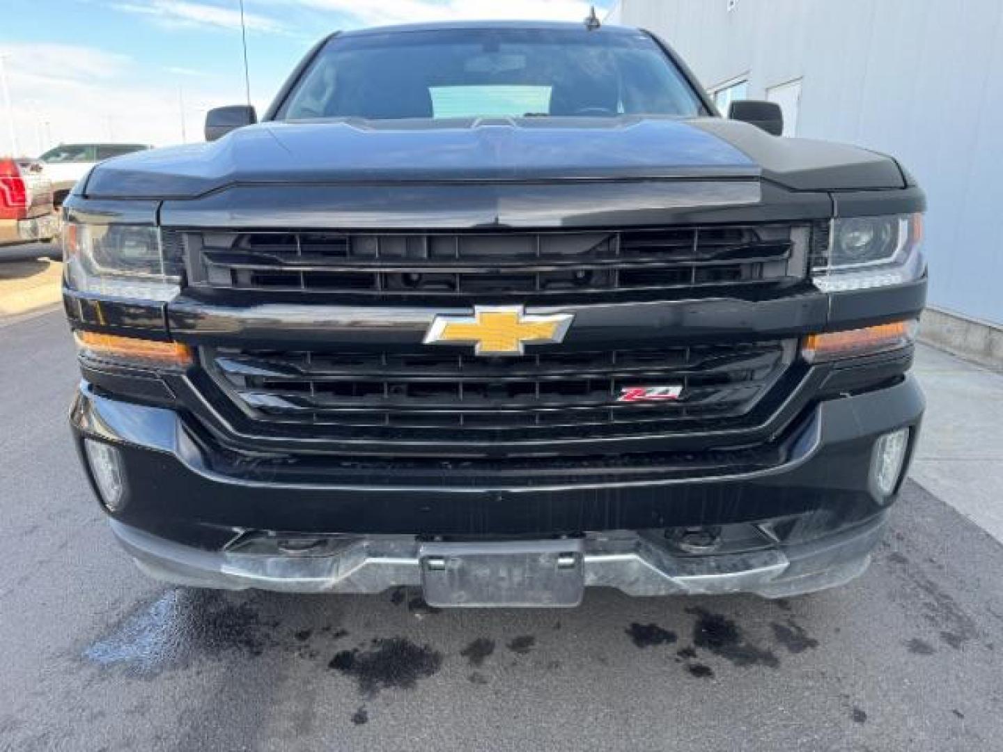 2018 Black /Jet Black, cloth Chevrolet Silverado 1500 LT Crew Cab 4WD (1GCUKREC0JF) with an 5.3L V8 OHV 16V engine, 6-Speed Automatic transmission, located at 1235 N Woodruff Ave., Idaho Falls, 83401, (208) 523-1053, 43.507172, -112.000488 - At Timberline Auto, finding a great deal on your next vehicle is always easy! Our experienced sales staff's goal is to help find you the right vehicle at the right price! Our knowledgeable finance department has options for almost any credit score. We offer extended service contract options to prote - Photo#5
