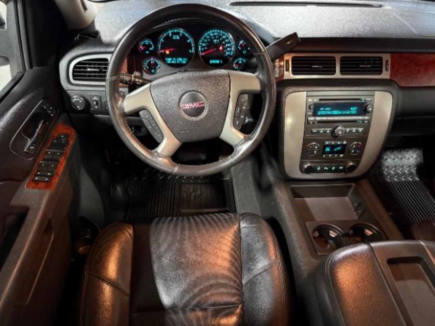 2012 Summit White /Ebony Leather Interior GMC Sierra 2500HD SLT Crew Cab 4WD (1GT121E8XCF) with an 6.6L V8 OHV 32V TURBO DIESEL engine, 6-Speed Automatic transmission, located at 1235 N Woodruff Ave., Idaho Falls, 83401, (208) 523-1053, 43.507172, -112.000488 - At Timberline Auto, finding a great deal on your next vehicle is always easy! Our experienced sales staff's goal is to help find you the right vehicle at the right price! Our knowledgeable finance department has options for almost any credit score. We offer extended service contract options to prote - Photo#11