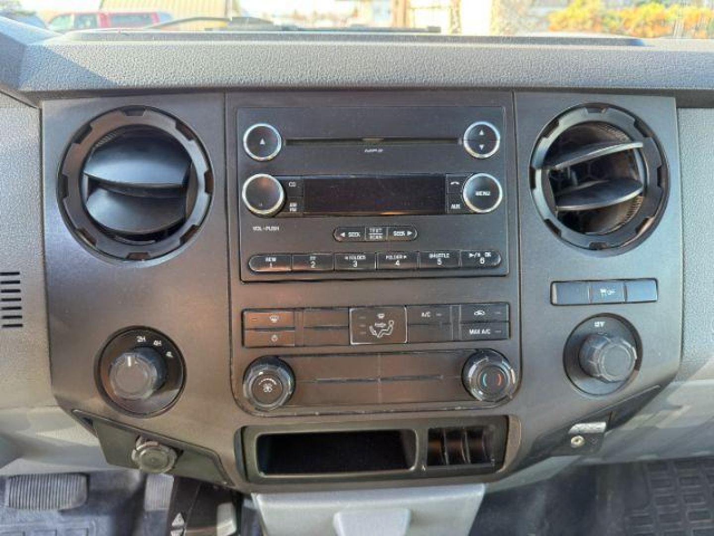 2012 Oxford White /Steel Cloth Interior Ford F-250 SD XLT Crew Cab Long Bed 4WD (1FT7W2B63CE) with an 6.2L V8 OHV 16V engine, 6-Speed Automatic transmission, located at 1235 N Woodruff Ave., Idaho Falls, 83401, (208) 523-1053, 43.507172, -112.000488 - At Timberline Auto, finding a great deal on your next vehicle is always easy! Our experienced sales staff's goal is to help find you the right vehicle at the right price! Our knowledgeable finance department has options for almost any credit score. We offer extended service contract options to prote - Photo#9