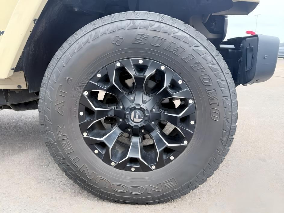 2018 TAN /Black Jeep Wrangler Rubicon (1C4BJWFG4JL) with an V6, 3.6L engine, 6-speed manual transmission, located at 1175 N Woodruff Ave, Idaho Falls, ID, 83401, 43.506901, -111.999657 - <b>Vehicle Details</b><br>Adventure-ready and built to conquer, this 2018 Jeep Wrangler Unlimited Rubicon in Idaho Falls, ID delivers legendary off-road capability with rugged style and everyday comfort. Powered by a strong V6, 3.6L gasoline engine and equipped with 4WD, this Jeep Wrangler is engine- Photo#37