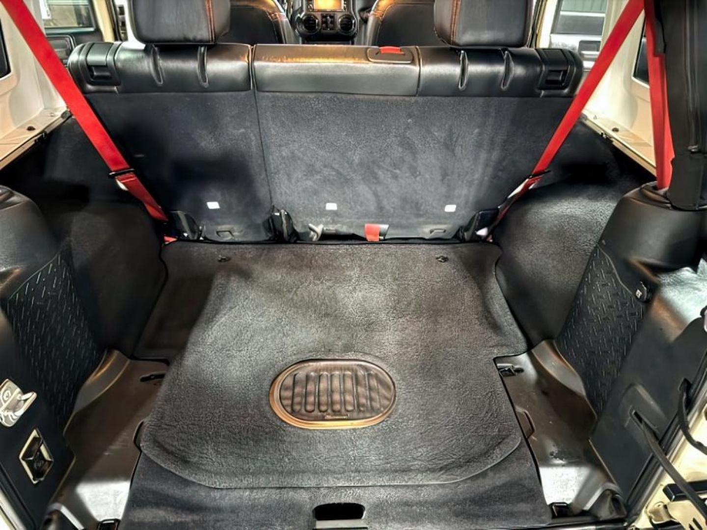 2018 TAN /Black, leather Jeep Wrangler JK (1C4BJWFG4JL) with an 36L V6 DOHC 24V FFV engine, Automatic transmission, located at 1175 N Woodruff Ave, Idaho Falls, ID, 83401, 43.506901, -111.999657 - At Timberline Auto, finding a great deal on your next vehicle is always easy! Our experienced sales staff's goal is to help find you the right vehicle at the right price! Our knowledgeable finance department has options for almost any credit score. We offer extended service contract options to prote - Photo#16
