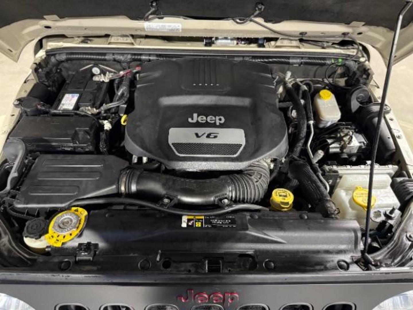 2018 TAN /Black, leather Jeep Wrangler JK Unlimited Rubicon 4WD (1C4BJWFG4JL) with an 3.6L V6 DOHC 24V FFV engine, 6-Speed Automatic transmission, located at 1235 N Woodruff Ave., Idaho Falls, 83401, (208) 523-1053, 43.507172, -112.000488 - At Timberline Auto, finding a great deal on your next vehicle is always easy! Our experienced sales staff's goal is to help find you the right vehicle at the right price! Our knowledgeable finance department has options for almost any credit score. We offer extended service contract options to prote - Photo#9