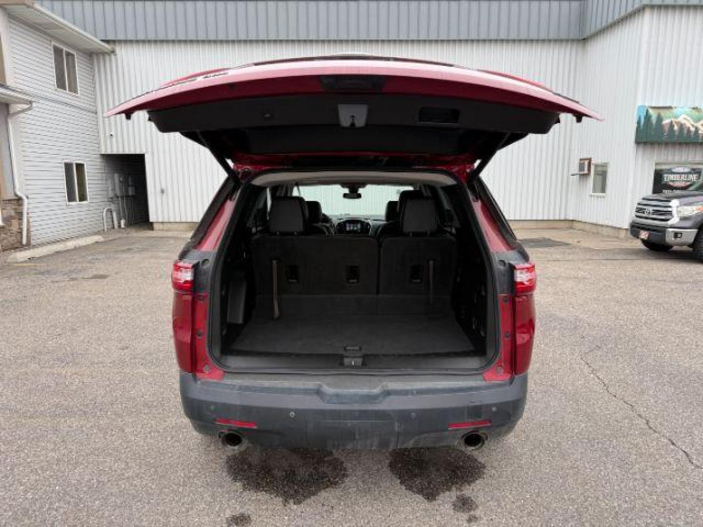 2019 Cajun Red Tintcoat /Jet Black, leather Chevrolet Traverse (1GNEVJKW6KJ) with an 36L V6 DOHC 24V engine, Automatic transmission, located at 1175 N Woodruff Ave, Idaho Falls, ID, 83401, 43.506901, -111.999657 - At Timberline Auto, finding a great deal on your next vehicle is always easy! Our experienced sales staff's goal is to help find you the right vehicle at the right price! Our knowledgeable finance department has options for almost any credit score. We offer extended service contract options to prote - Photo#37