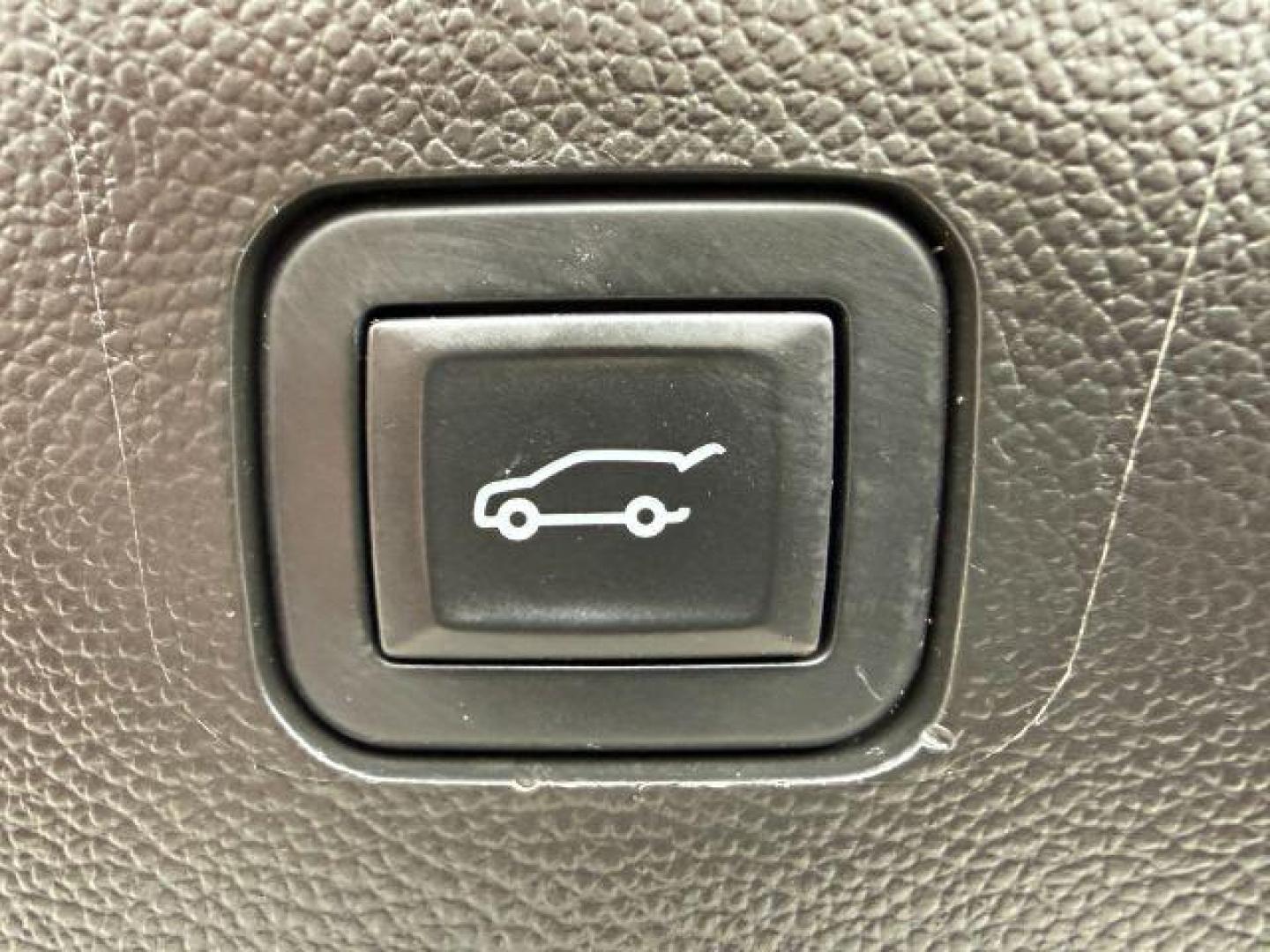 2019 Cajun Red Tintcoat /Jet Black, leather Chevrolet Traverse (1GNEVJKW6KJ) with an 36L V6 DOHC 24V engine, Automatic transmission, located at 1175 N Woodruff Ave, Idaho Falls, ID, 83401, 43.506901, -111.999657 - At Timberline Auto, finding a great deal on your next vehicle is always easy! Our experienced sales staff's goal is to help find you the right vehicle at the right price! Our knowledgeable finance department has options for almost any credit score. We offer extended service contract options to prote - Photo#38