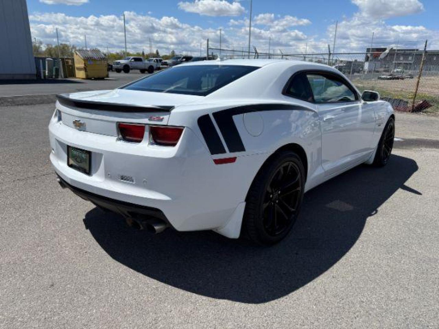 2013 Summit White /Black Leather Interior Chevrolet Camaro 2SS Coupe (2G1FT1EW2D9) with an 6.2L V8 OHV 16V engine, 6-Speed Manual transmission, located at 1235 N Woodruff Ave., Idaho Falls, 83401, (208) 523-1053, 43.507172, -112.000488 - At Timberline Auto, finding a great deal on your next vehicle is always easy! Our experienced sales staff's goal is to help find you the right vehicle at the right price! Our knowledgeable finance department has options for almost any credit score. We offer extended service contract options to prote - Photo#4