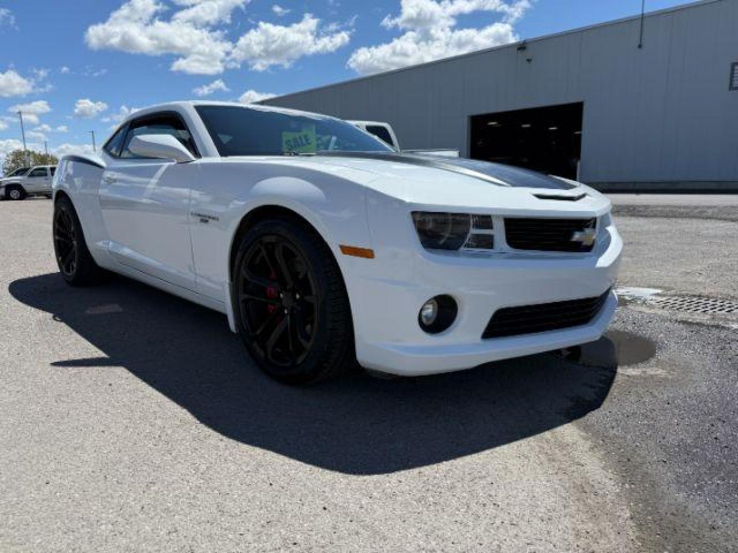 2013 Summit White /Black Leather Interior Chevrolet Camaro 2SS Coupe (2G1FT1EW2D9) with an 6.2L V8 OHV 16V engine, 6-Speed Manual transmission, located at 1235 N Woodruff Ave., Idaho Falls, 83401, (208) 523-1053, 43.507172, -112.000488 - At Timberline Auto, finding a great deal on your next vehicle is always easy! Our experienced sales staff's goal is to help find you the right vehicle at the right price! Our knowledgeable finance department has options for almost any credit score. We offer extended service contract options to prote - Photo#6