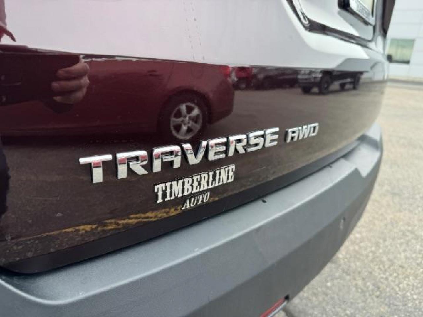 2020 Black Cherry Metallic /Jet Black, leather Chevrolet Traverse LT Feather AWD (1GNEVHKW8LJ) with an 3.6L V6 DOHC 24V engine, 9-Speed Automatic transmission, located at 1235 N Woodruff Ave., Idaho Falls, 83401, (208) 523-1053, 43.507172, -112.000488 - At Timberline Auto, finding a great deal on your next vehicle is always easy! Our experienced sales staff's goal is to help find you the right vehicle at the right price! Our knowledgeable finance department has options for almost any credit score. We offer extended service contract options to prote - Photo#8