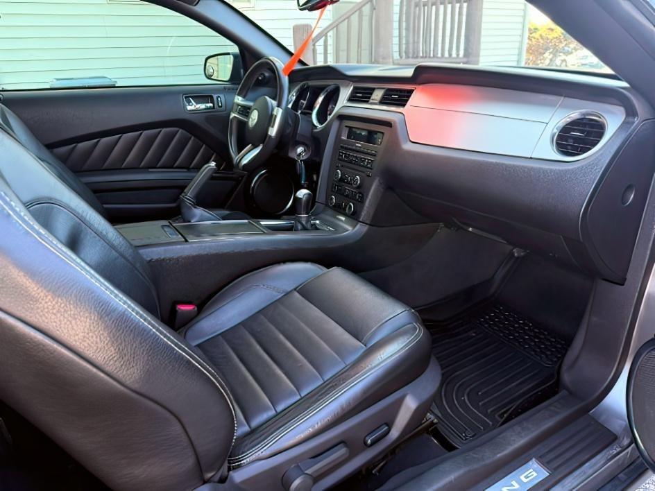 2010 GRAY /Charcoal Black Cloth Interior Ford Mustang GT Coupe (1ZVBP8CH1A5) with an 4.6L V8 SOHC 24V engine, 5-Speed Automatic transmission, located at 1235 N Woodruff Ave., Idaho Falls, 83401, (208) 523-1053, 43.507172, -112.000488 - At Timberline Auto, finding a great deal on your next vehicle is always easy! Our experienced sales staff's goal is to help find you the right vehicle at the right price! Our knowledgeable finance department has options for almost any credit score. We offer extended service contract options to prote- Photo#12