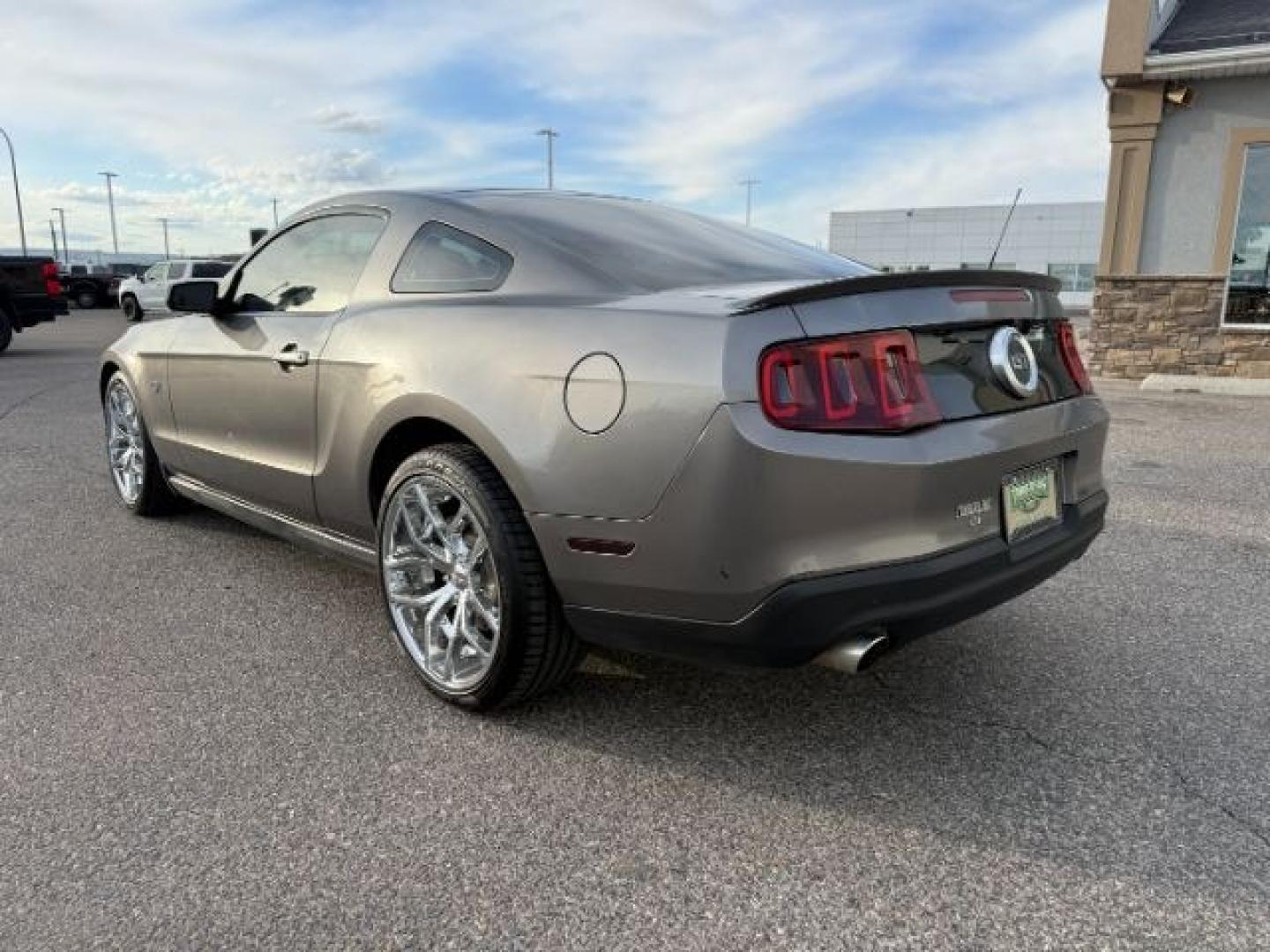 2010 GRAY /Charcoal Black Cloth Interior Ford Mustang GT Coupe (1ZVBP8CH1A5) with an 4.6L V8 SOHC 24V engine, 5-Speed Automatic transmission, located at 1235 N Woodruff Ave., Idaho Falls, 83401, (208) 523-1053, 43.507172, -112.000488 - At Timberline Auto, finding a great deal on your next vehicle is always easy! Our experienced sales staff's goal is to help find you the right vehicle at the right price! Our knowledgeable finance department has options for almost any credit score. We offer extended service contract options to prote - Photo#23