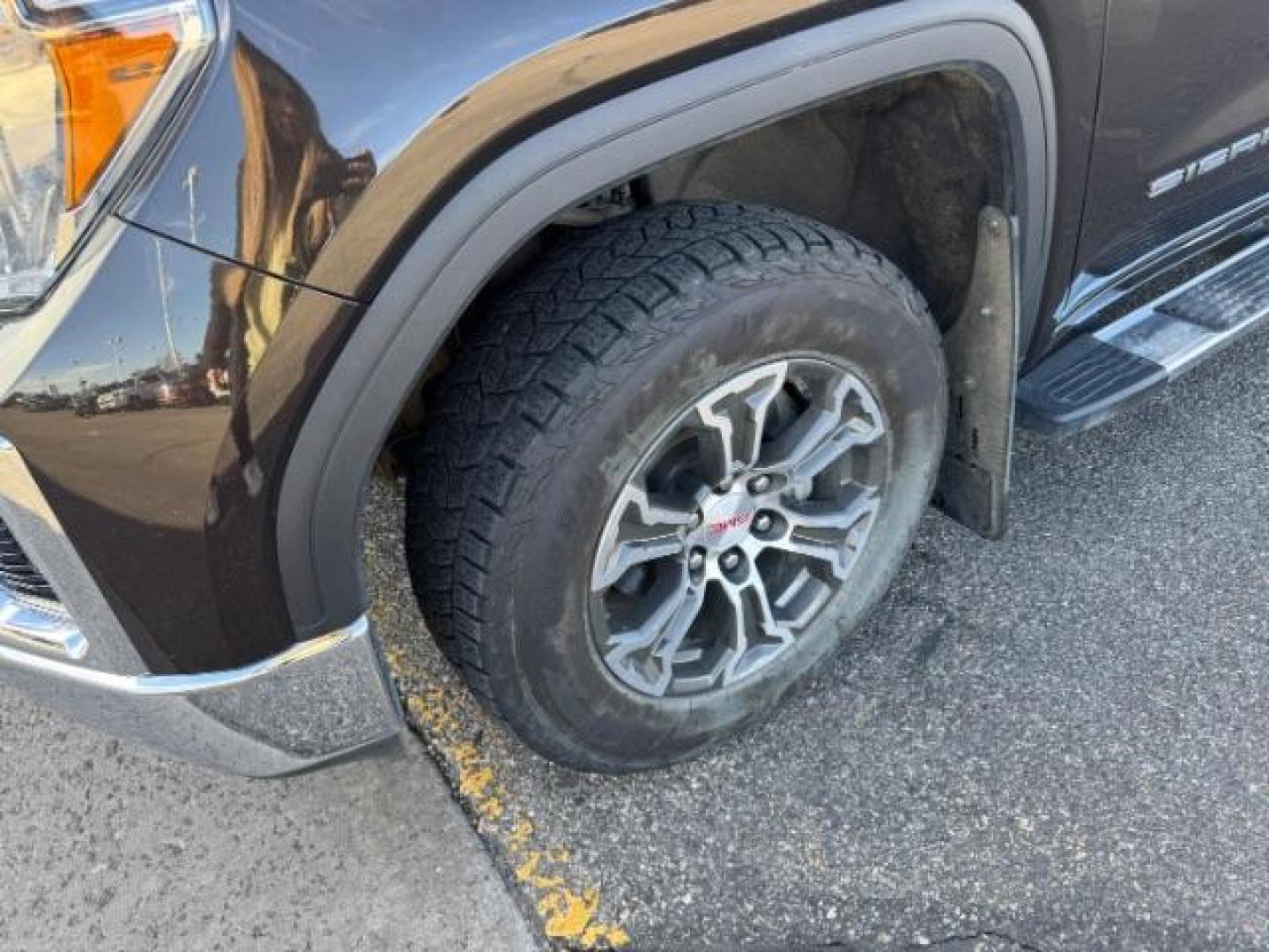 2019 BROWN /LEATHER GMC Sierra 1500 SLT Crew Cab Short Box 4WD (1GTU9DED0KZ) with an 5.3 engine, AUTOMATIC transmission, located at 1235 N Woodruff Ave., Idaho Falls, 83401, (208) 523-1053, 43.507172, -112.000488 - Photo#10