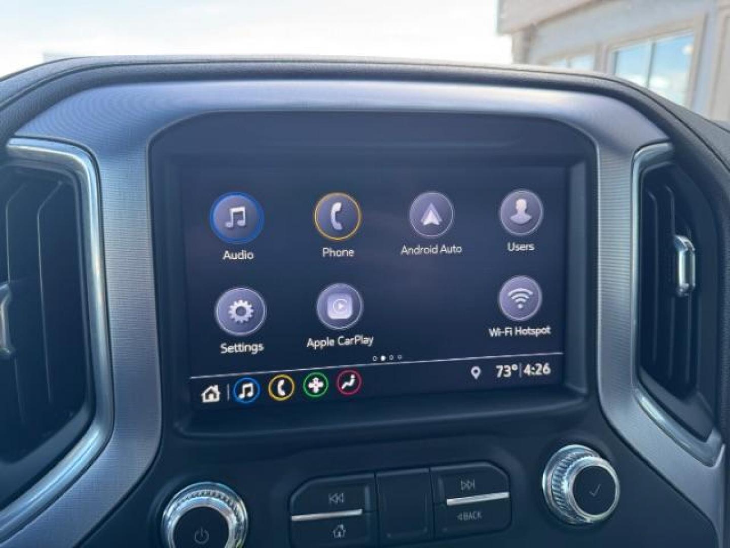 2019 BROWN /LEATHER GMC Sierra 1500 SLT Crew Cab Short Box 4WD (1GTU9DED0KZ) with an 5.3 engine, AUTOMATIC transmission, located at 1235 N Woodruff Ave., Idaho Falls, 83401, (208) 523-1053, 43.507172, -112.000488 - Photo#17