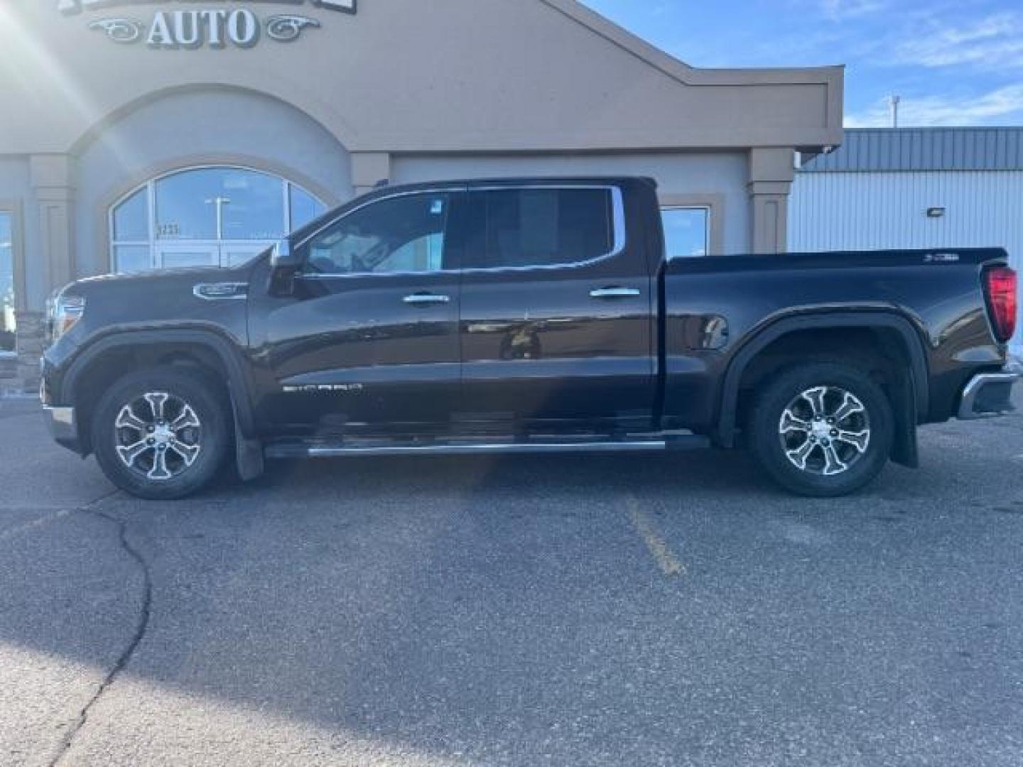 2019 BROWN /LEATHER GMC Sierra 1500 SLT Crew Cab Short Box 4WD (1GTU9DED0KZ) with an 5.3 engine, AUTOMATIC transmission, located at 1235 N Woodruff Ave., Idaho Falls, 83401, (208) 523-1053, 43.507172, -112.000488 - Photo#1
