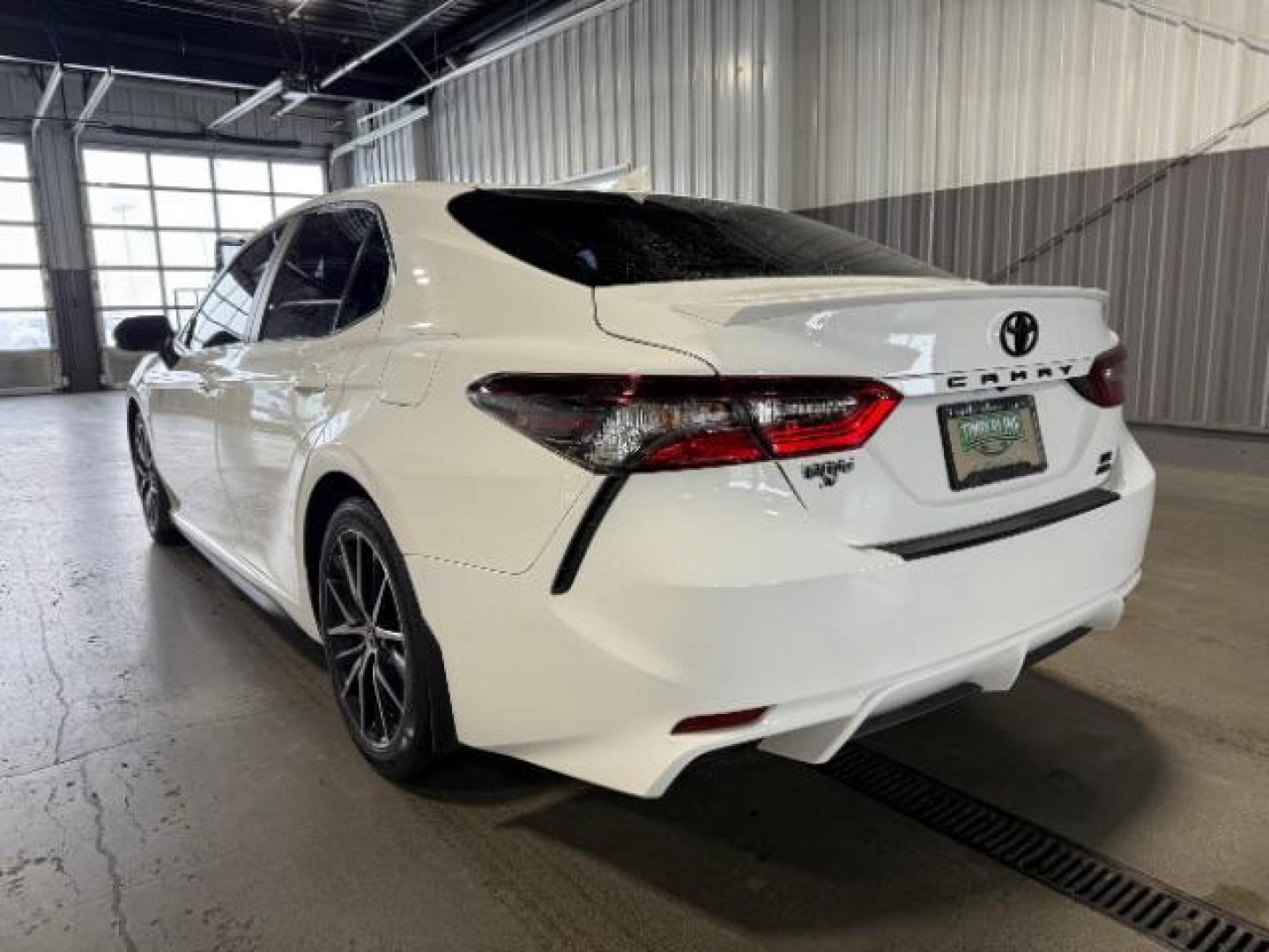 2023 WHITE /Ash Toyota Camry SE AWD (4T1G11BK8PU) with an 2.5 engine, AUTOMATIC transmission, located at 1235 N Woodruff Ave., Idaho Falls, 83401, (208) 523-1053, 43.507172, -112.000488 - At Timberline Auto, finding a great deal on your next vehicle is always easy! Our experienced sales staff's goal is to help find you the right vehicle at the right price! Our knowledgeable finance department has options for almost any credit score. We offer extended service contract options to prote - Photo#3