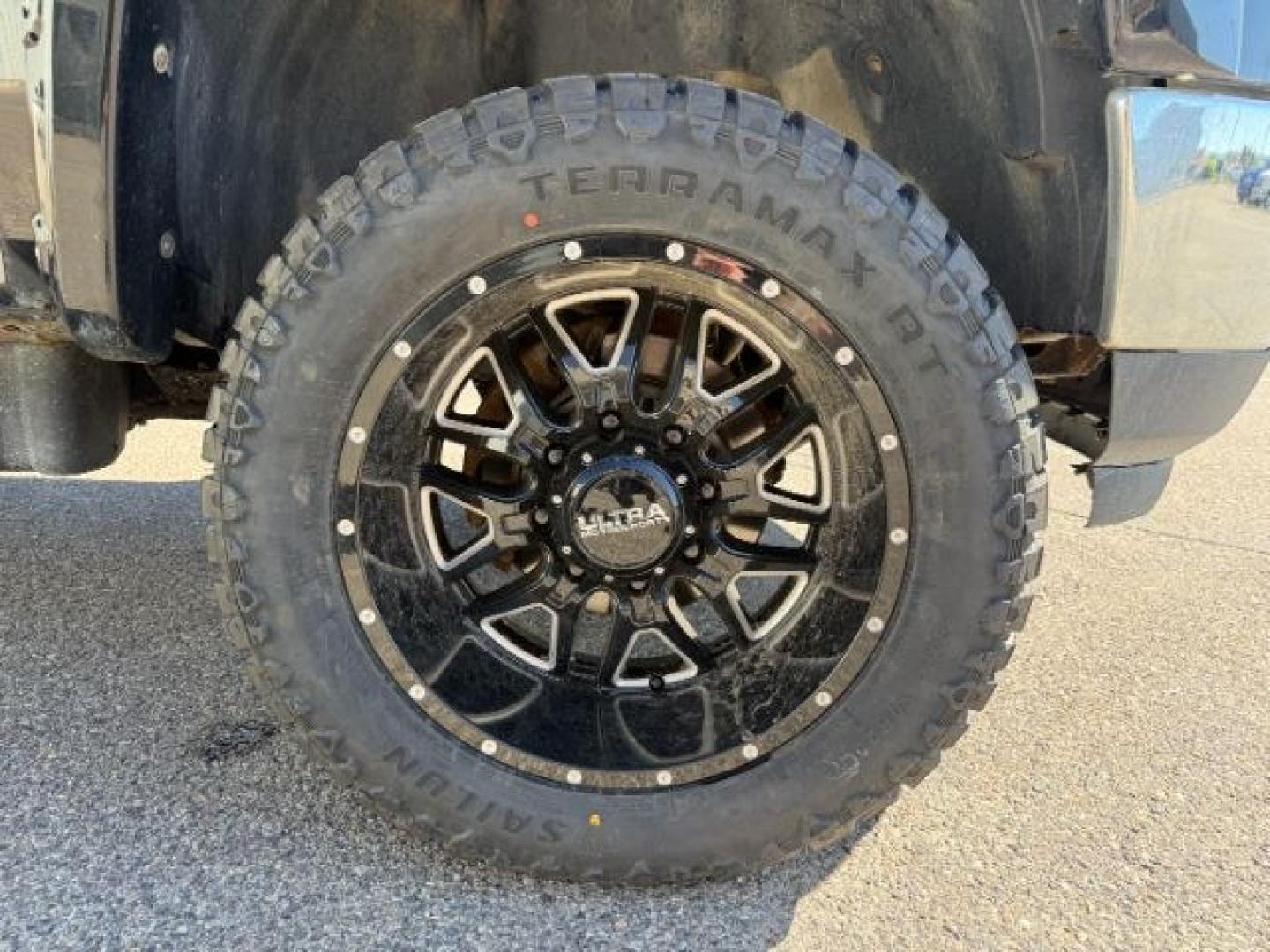 2013 Onyx Black /Ebony Leather Interior GMC Sierra 2500HD (1GT121E86DF) with an 66L V8 OHV 32V TURBO DIESEL engine, Automatic transmission, located at 1175 N Woodruff Ave, Idaho Falls, ID, 83401, 43.506901, -111.999657 - At Timberline Auto, finding a great deal on your next vehicle is always easy! Our experienced sales staff's goal is to help find you the right vehicle at the right price! Our knowledgeable finance department has options for almost any credit score. We offer extended service contract options to prote - Photo#28