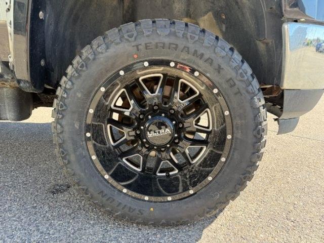 2013 Onyx Black /Ebony Leather Interior GMC Sierra 2500HD SLT Crew Cab 4WD (1GT121E86DF) with an 6.6L V8 OHV 32V TURBO DIESEL engine, 6-Speed Automatic transmission, located at 1235 N Woodruff Ave., Idaho Falls, 83401, (208) 523-1053, 43.507172, -112.000488 - This 2013 GMC Sierra 2500HD combines heavy-duty capability with everyday comfort, making it a great choice for work, towing, or recreation. Built with the strength and durability GMC trucks are known for, it offers the confidence to handle tough jobs while remaining comfortable on the road. This Sie- Photo#28