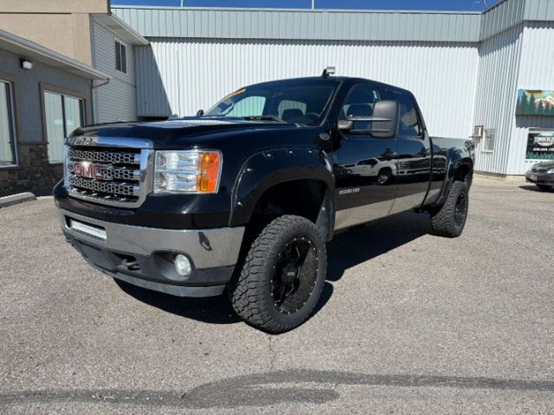 photo of 2013 GMC Sierra 2500HD SLT Crew Cab 4WD
