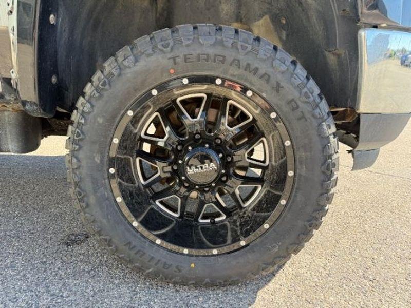 2013 Steel Gray Metallic /Ebony GMC Sierra SLT (1GT121E86DF) with an V8, 6.6L engine, 6-Speed Automatic transmission, located at 1175 N Woodruff Ave, Idaho Falls, ID, 83401, 43.506901, -111.999657 - <b>Vehicle Details</b><br>Looking for a heavy-duty pickup that blends power, comfort, and capability? This pre-owned 2013 GMC Sierra 2500 SLT with 4WD and a V8 6.6L Diesel engine is ready to tackle tough jobs and weekend adventures alike. Built for drivers who need serious towing strength and confid- Photo#11
