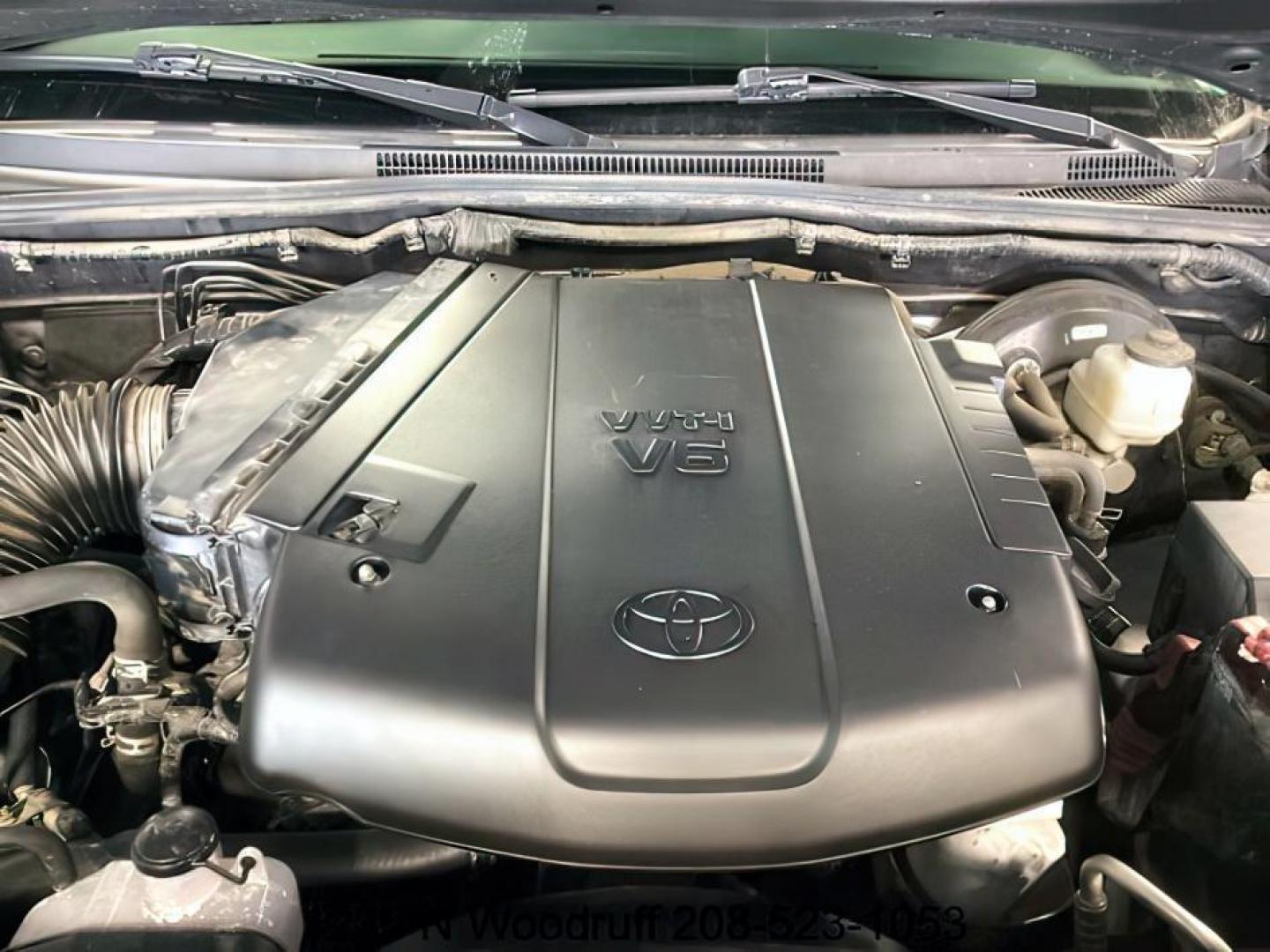 2013 GRAY /Graphite Cloth Interior Toyota Tacoma Double Cab V6 Auto 4WD (5TFLU4EN6DX) with an 4.0L V6 DOHC 24V engine, 5-Speed Automatic transmission, located at 1235 N Woodruff Ave., Idaho Falls, 83401, (208) 523-1053, 43.507172, -112.000488 - At Timberline Auto, finding a great deal on your next vehicle is always easy! Our experienced sales staff's goal is to help find you the right vehicle at the right price! Our knowledgeable finance department has options for almost any credit score. We offer extended service contract options to prote - Photo#9