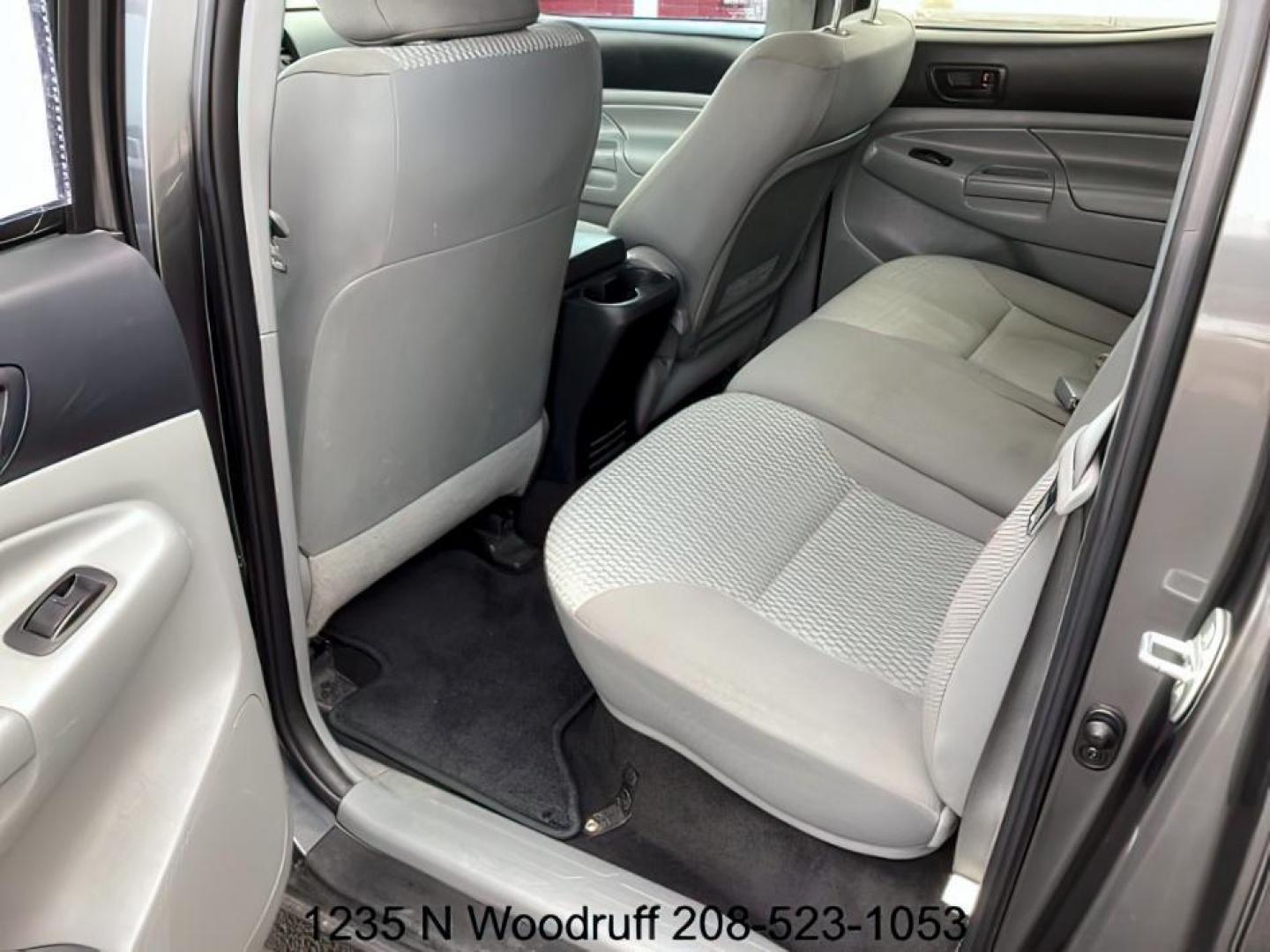 2013 GRAY /Graphite Cloth Interior Toyota Tacoma Double Cab V6 Auto 4WD (5TFLU4EN6DX) with an 4.0L V6 DOHC 24V engine, 5-Speed Automatic transmission, located at 1235 N Woodruff Ave., Idaho Falls, 83401, (208) 523-1053, 43.507172, -112.000488 - At Timberline Auto, finding a great deal on your next vehicle is always easy! Our experienced sales staff's goal is to help find you the right vehicle at the right price! Our knowledgeable finance department has options for almost any credit score. We offer extended service contract options to prote - Photo#14