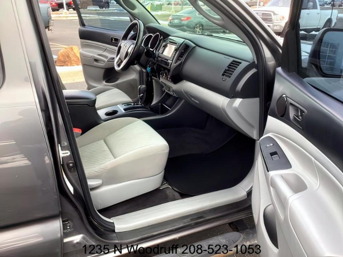 2013 GRAY /Graphite Cloth Interior Toyota Tacoma Double Cab V6 Auto 4WD (5TFLU4EN6DX) with an 4.0L V6 DOHC 24V engine, 5-Speed Automatic transmission, located at 1235 N Woodruff Ave., Idaho Falls, 83401, (208) 523-1053, 43.507172, -112.000488 - At Timberline Auto, finding a great deal on your next vehicle is always easy! Our experienced sales staff's goal is to help find you the right vehicle at the right price! Our knowledgeable finance department has options for almost any credit score. We offer extended service contract options to prote - Photo#15