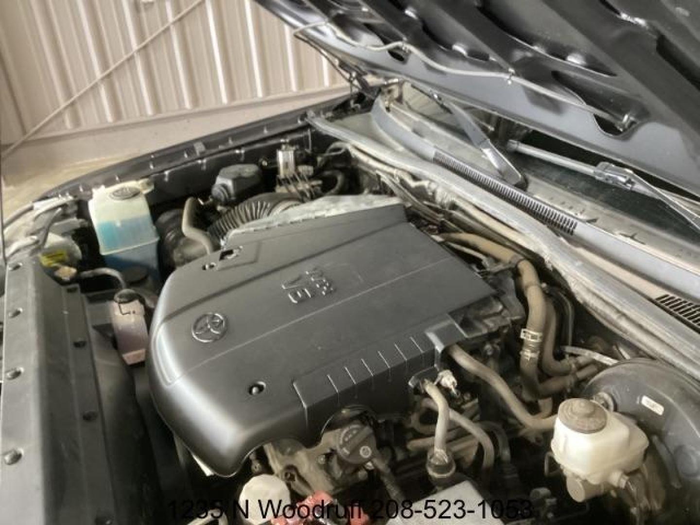 2013 GRAY /Graphite Cloth Interior Toyota Tacoma Double Cab V6 Auto 4WD (5TFLU4EN6DX) with an 4.0L V6 DOHC 24V engine, 5-Speed Automatic transmission, located at 1235 N Woodruff Ave., Idaho Falls, 83401, (208) 523-1053, 43.507172, -112.000488 - At Timberline Auto, finding a great deal on your next vehicle is always easy! Our experienced sales staff's goal is to help find you the right vehicle at the right price! Our knowledgeable finance department has options for almost any credit score. We offer extended service contract options to prote - Photo#10