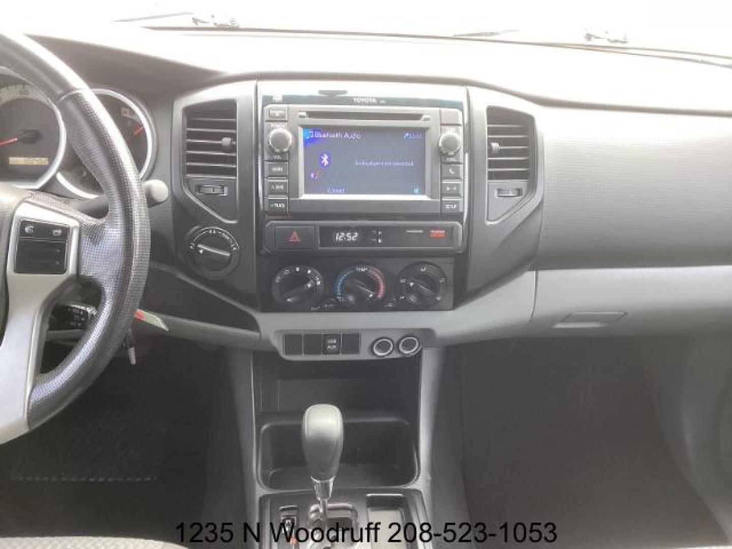 2013 GRAY /Graphite Cloth Interior Toyota Tacoma Double Cab V6 Auto 4WD (5TFLU4EN6DX) with an 4.0L V6 DOHC 24V engine, 5-Speed Automatic transmission, located at 1235 N Woodruff Ave., Idaho Falls, 83401, (208) 523-1053, 43.507172, -112.000488 - At Timberline Auto, finding a great deal on your next vehicle is always easy! Our experienced sales staff's goal is to help find you the right vehicle at the right price! Our knowledgeable finance department has options for almost any credit score. We offer extended service contract options to prote - Photo#12