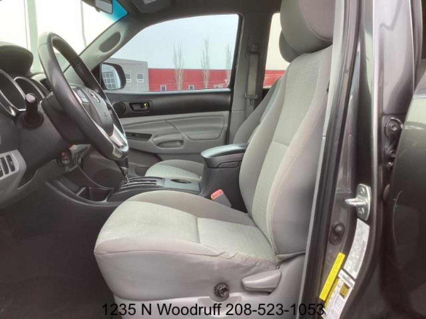 2013 GRAY /Graphite Cloth Interior Toyota Tacoma Double Cab V6 Auto 4WD (5TFLU4EN6DX) with an 4.0L V6 DOHC 24V engine, 5-Speed Automatic transmission, located at 1235 N Woodruff Ave., Idaho Falls, 83401, (208) 523-1053, 43.507172, -112.000488 - At Timberline Auto, finding a great deal on your next vehicle is always easy! Our experienced sales staff's goal is to help find you the right vehicle at the right price! Our knowledgeable finance department has options for almost any credit score. We offer extended service contract options to prote - Photo#13