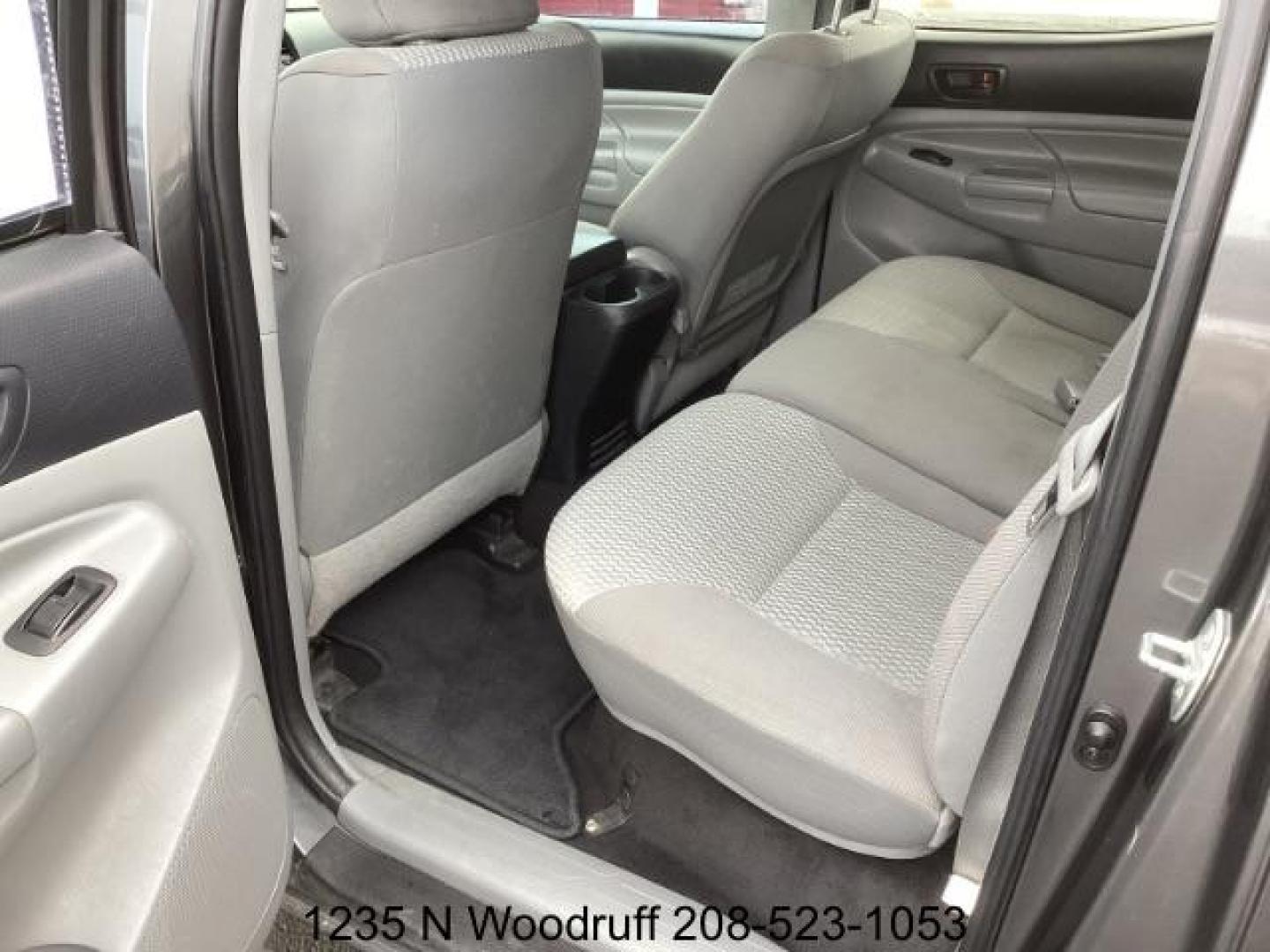 2013 GRAY /Graphite Cloth Interior Toyota Tacoma Double Cab V6 Auto 4WD (5TFLU4EN6DX) with an 4.0L V6 DOHC 24V engine, 5-Speed Automatic transmission, located at 1235 N Woodruff Ave., Idaho Falls, 83401, (208) 523-1053, 43.507172, -112.000488 - At Timberline Auto, finding a great deal on your next vehicle is always easy! Our experienced sales staff's goal is to help find you the right vehicle at the right price! Our knowledgeable finance department has options for almost any credit score. We offer extended service contract options to prote - Photo#14
