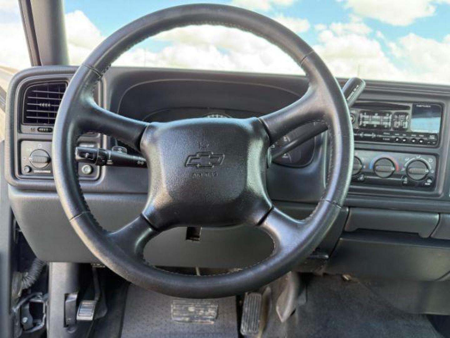 2001 GRAY /Graphite Cloth Chevrolet Silverado 2500HD LS Crew Cab Long Bed 4WD (1GCHK23131F) with an 6.6L V8 OHV 32V TURBO DIESEL engine, 5-Speed Automatic transmission, located at 1235 N Woodruff Ave., Idaho Falls, 83401, (208) 523-1053, 43.507172, -112.000488 - At Timberline Auto, finding a great deal on your next vehicle is always easy! Our experienced sales staff's goal is to help find you the right vehicle at the right price! Our knowledgeable finance department has options for almost any credit score. We offer extended service contract options to prote - Photo#11