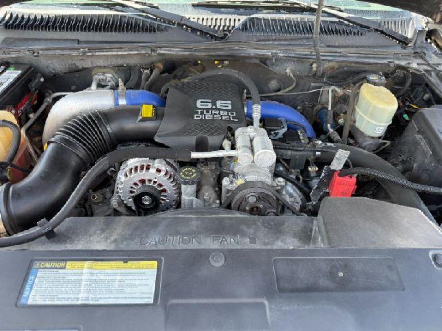 2001 GRAY /Graphite Cloth Chevrolet Silverado 2500HD LS Crew Cab Long Bed 4WD (1GCHK23131F) with an 6.6L V8 OHV 32V TURBO DIESEL engine, 5-Speed Automatic transmission, located at 1235 N Woodruff Ave., Idaho Falls, 83401, (208) 523-1053, 43.507172, -112.000488 - At Timberline Auto, finding a great deal on your next vehicle is always easy! Our experienced sales staff's goal is to help find you the right vehicle at the right price! Our knowledgeable finance department has options for almost any credit score. We offer extended service contract options to prote - Photo#17