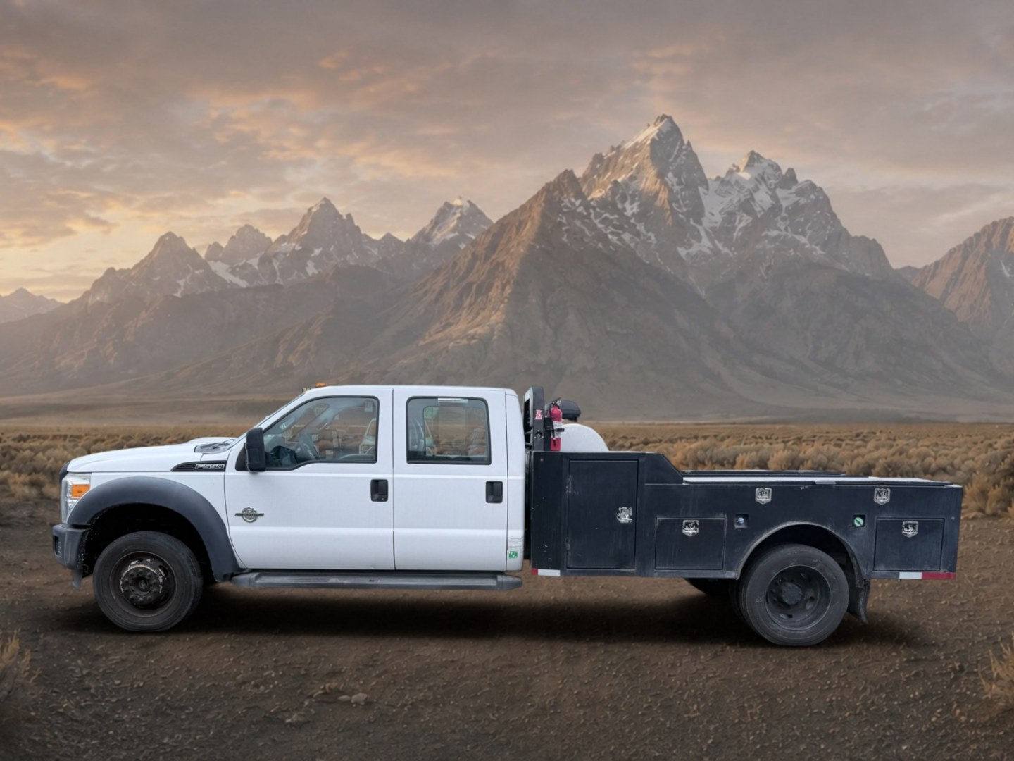 2015 Oxford White /Steel Ford F-550 XL (1FD0W5HT7FE) with an V8, 6.7L engine, 5-speed automatic transmission, located at 1175 N Woodruff Ave, Idaho Falls, ID, 83401, 43.506901, -111.999657- Photo#1