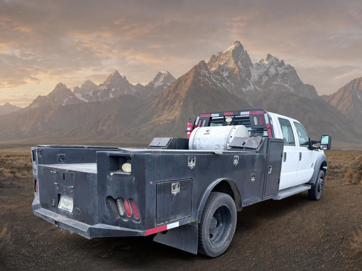 2015 Oxford White /Steel Ford F-550 XL (1FD0W5HT7FE) with an V8, 6.7L engine, 5-speed automatic transmission, located at 1175 N Woodruff Ave, Idaho Falls, ID, 83401, 43.506901, -111.999657- Photo#4