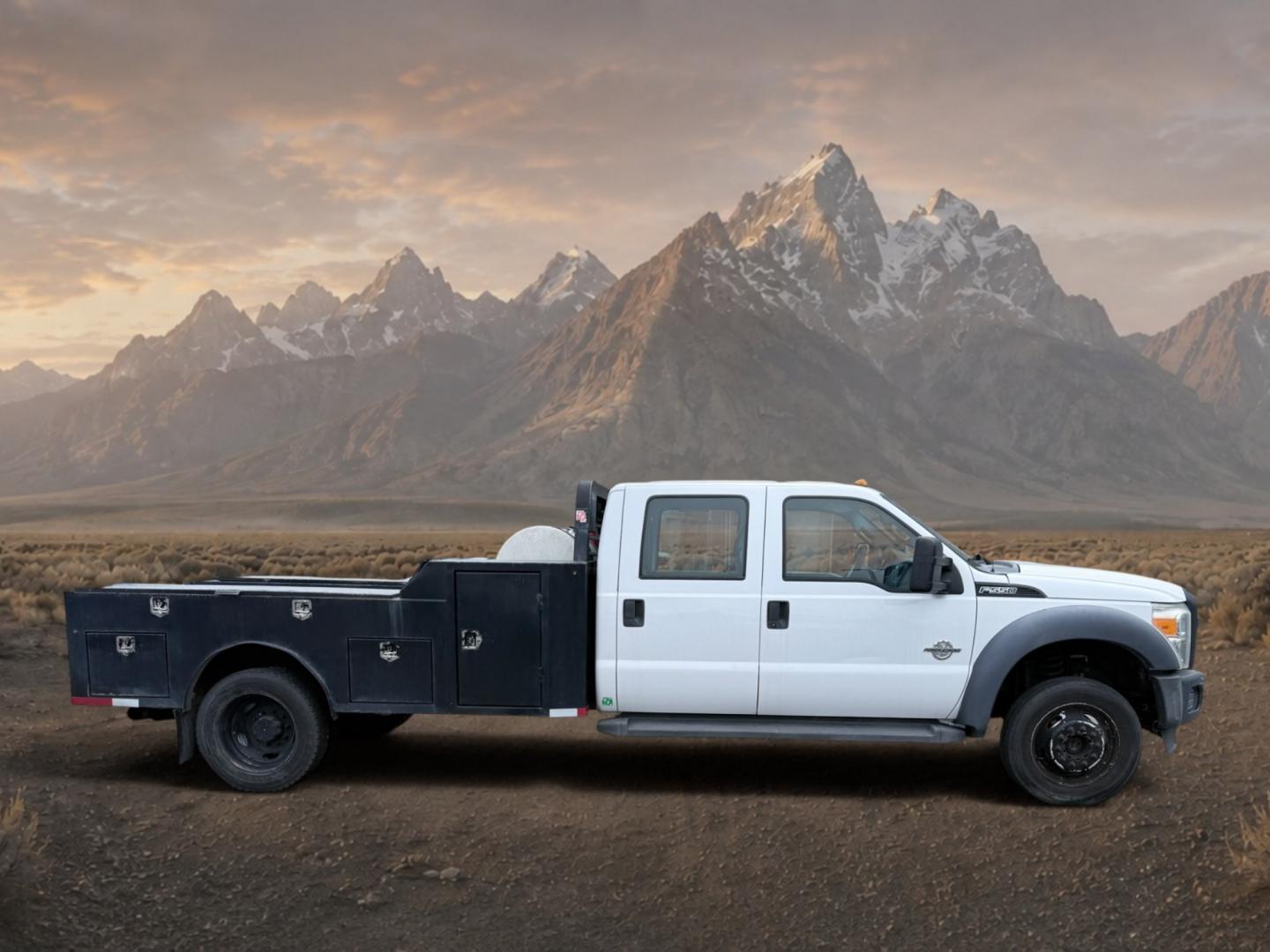 2015 Oxford White /Steel Ford F-550 XL (1FD0W5HT7FE) with an V8, 6.7L engine, 5-speed automatic transmission, located at 1175 N Woodruff Ave, Idaho Falls, ID, 83401, 43.506901, -111.999657- Photo#5