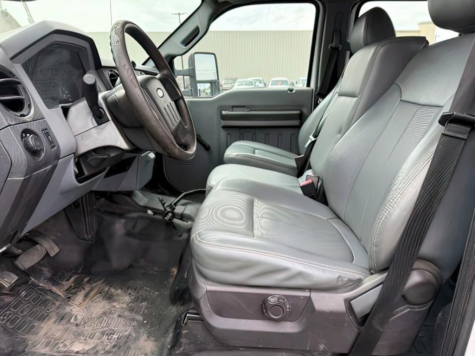 2015 WHITE /CLOTH Ford F-550 Crew Cab DRW 4WD (1FD0W5HT7FE) with an 6.7L V8 OHV 16V DIESEL engine, AUTOMATIC transmission, located at 1235 N Woodruff Ave., Idaho Falls, 83401, (208) 523-1053, 43.507172, -112.000488 - This 2015 Ford F-550 Super Duty is a commercial-grade heavy-duty truck built for demanding work, fleet use, and professional job site performance. Designed on Ford's proven Super Duty platform, it delivers the strength and durability needed for towing, equipment transport, and service applications.- Photo#8