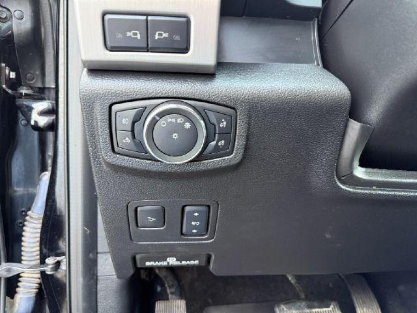 2017 BLACK /LEATHER Ford F-350 SD Platinum (1FT8W3DT7HE) with an 6.7 engine, AUTOMATIC transmission, located at 1235 N Woodruff Ave., Idaho Falls, 83401, (208) 523-1053, 43.507172, -112.000488 - Photo#17