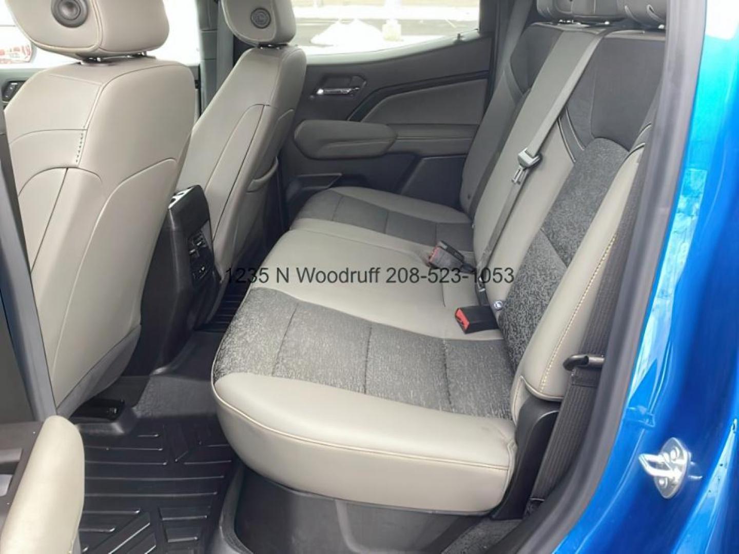 2024 Glacier Blue Metallic /Jet Black/Artem Chevrolet Colorado ZR2 Crew Cab 4WD (1GCPTFEK0R1) with an 2.7L L4 DOHC 16V TURBO engine, 6-Speed Automatic transmission, located at 1235 N Woodruff Ave., Idaho Falls, 83401, (208) 523-1053, 43.507172, -112.000488 - At Timberline Auto, finding a great deal on your next vehicle is always easy! Our experienced sales staff's goal is to help find you the right vehicle at the right price! Our knowledgeable finance department has options for almost any credit score. We offer extended service contract options to prote - Photo#11