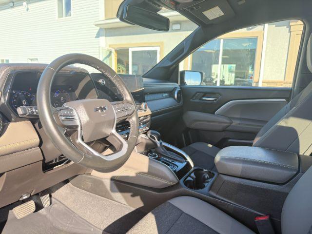 2024 Glacier Blue Metallic /Jet Black/Artem Chevrolet Colorado (1GCPTFEK0R1) with an 27L L4 DOHC 16V TURBO engine, Automatic transmission, located at 1175 N Woodruff Ave, Idaho Falls, ID, 83401, 43.506901, -111.999657 - Photo#32