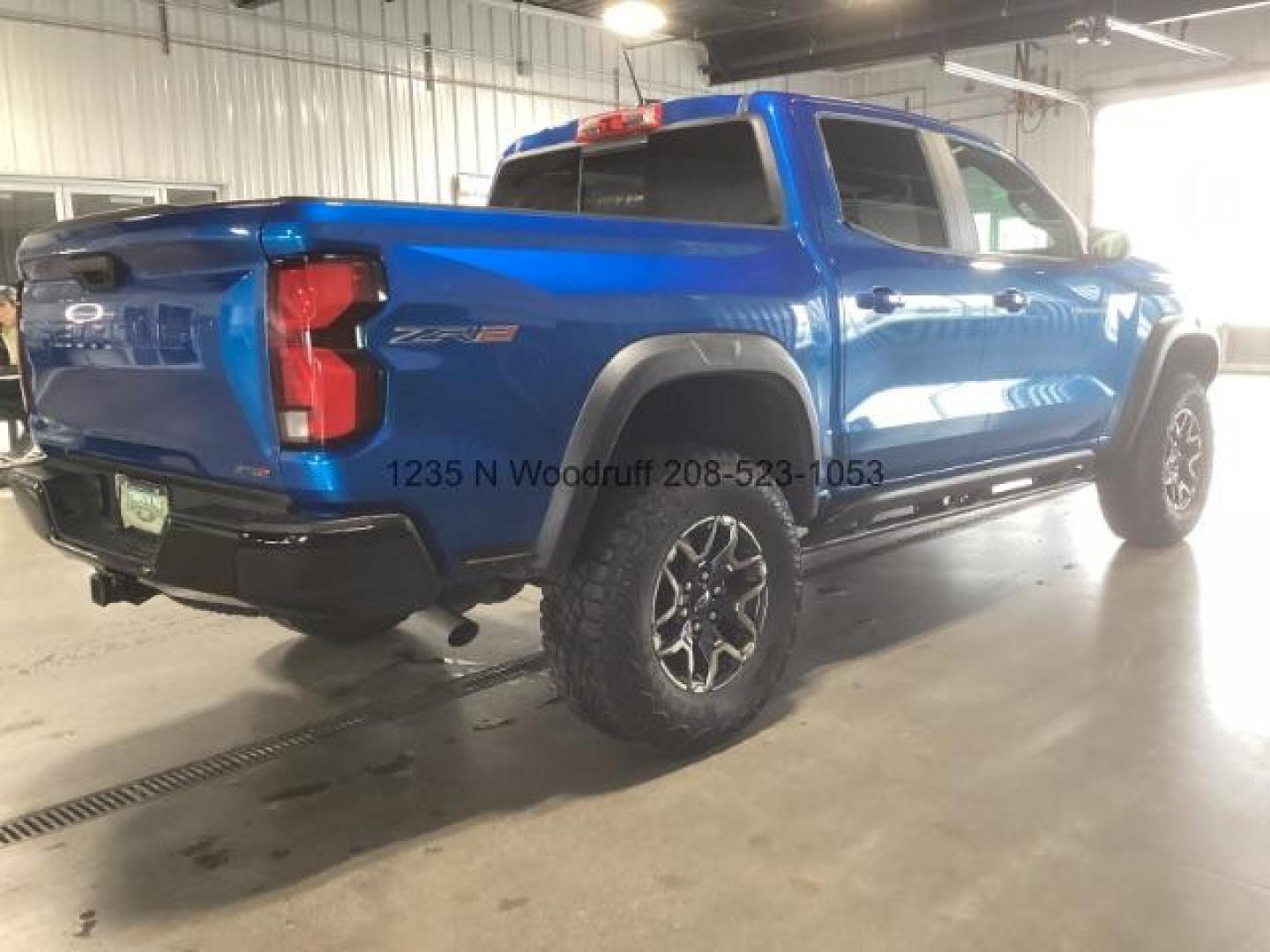 2024 Glacier Blue Metallic /Jet Black/Artem Chevrolet Colorado ZR2 Crew Cab 4WD (1GCPTFEK0R1) with an 2.7L L4 DOHC 16V TURBO engine, 6-Speed Automatic transmission, located at 1235 N Woodruff Ave., Idaho Falls, 83401, (208) 523-1053, 43.507172, -112.000488 - At Timberline Auto, finding a great deal on your next vehicle is always easy! Our experienced sales staff's goal is to help find you the right vehicle at the right price! Our knowledgeable finance department has options for almost any credit score. We offer extended service contract options to prote - Photo#4